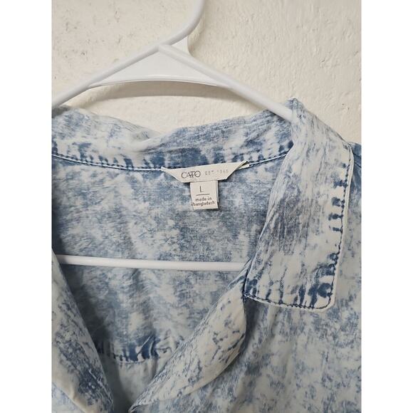 Cato Womens Blue Chambray Acid Wash Shirt Large Short Sleeve Top Tie Cinch - Picture 3 of 8